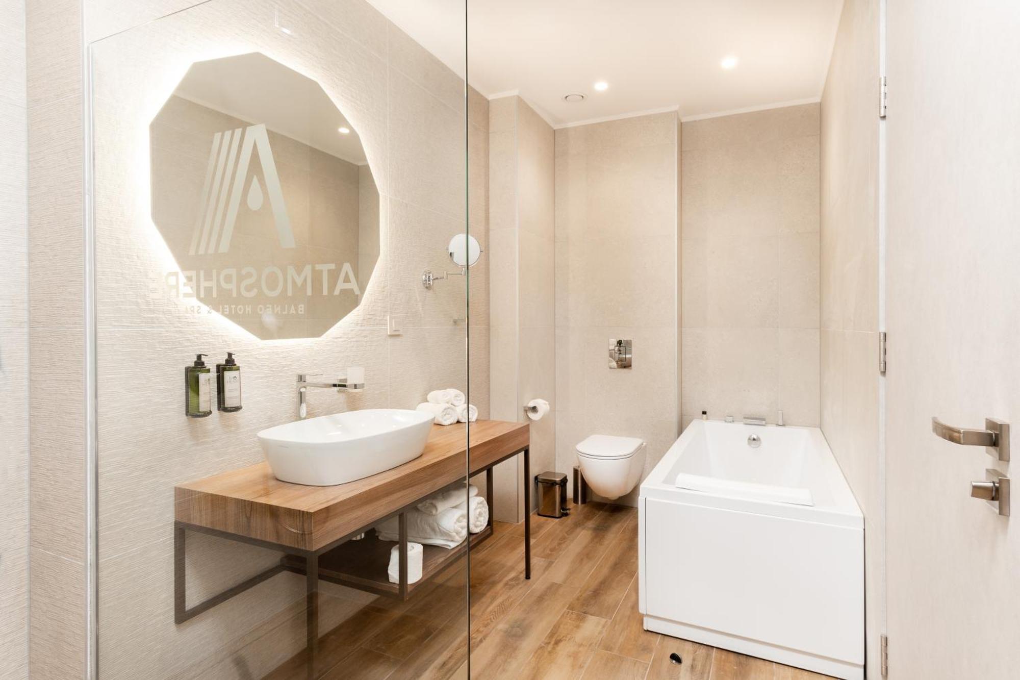 Atmosphere Balneo Hotel & Spa Pavel Banya Bagian luar foto