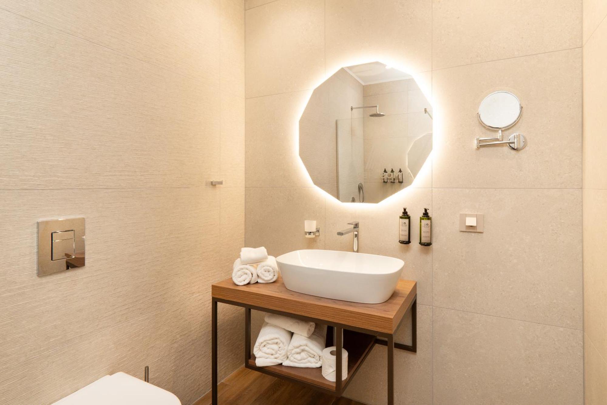 Atmosphere Balneo Hotel & Spa Pavel Banya Bagian luar foto