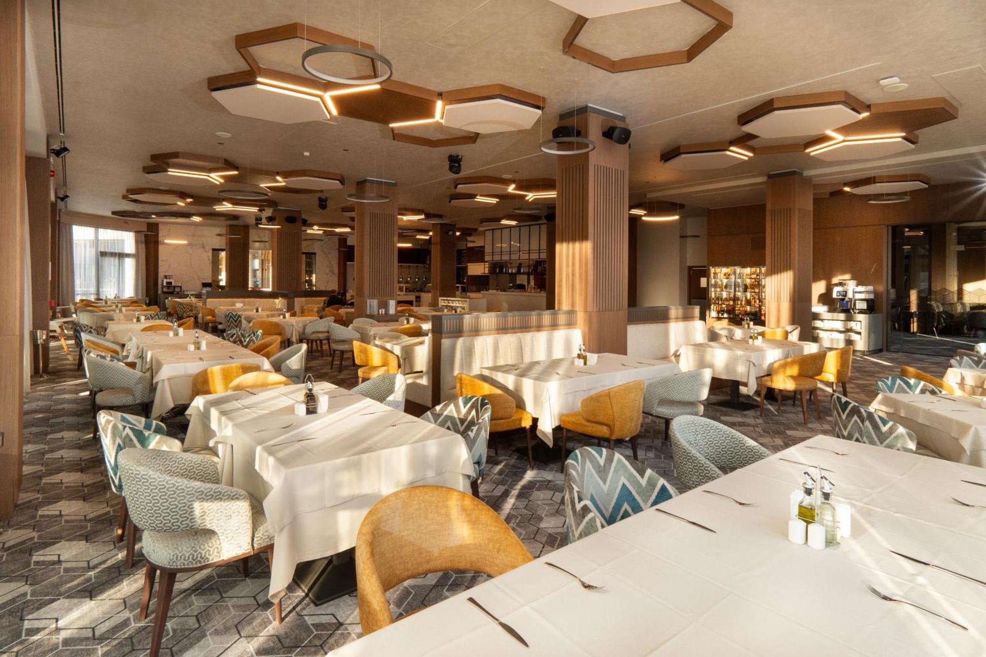 Atmosphere Balneo Hotel & Spa Pavel Banya Bagian luar foto