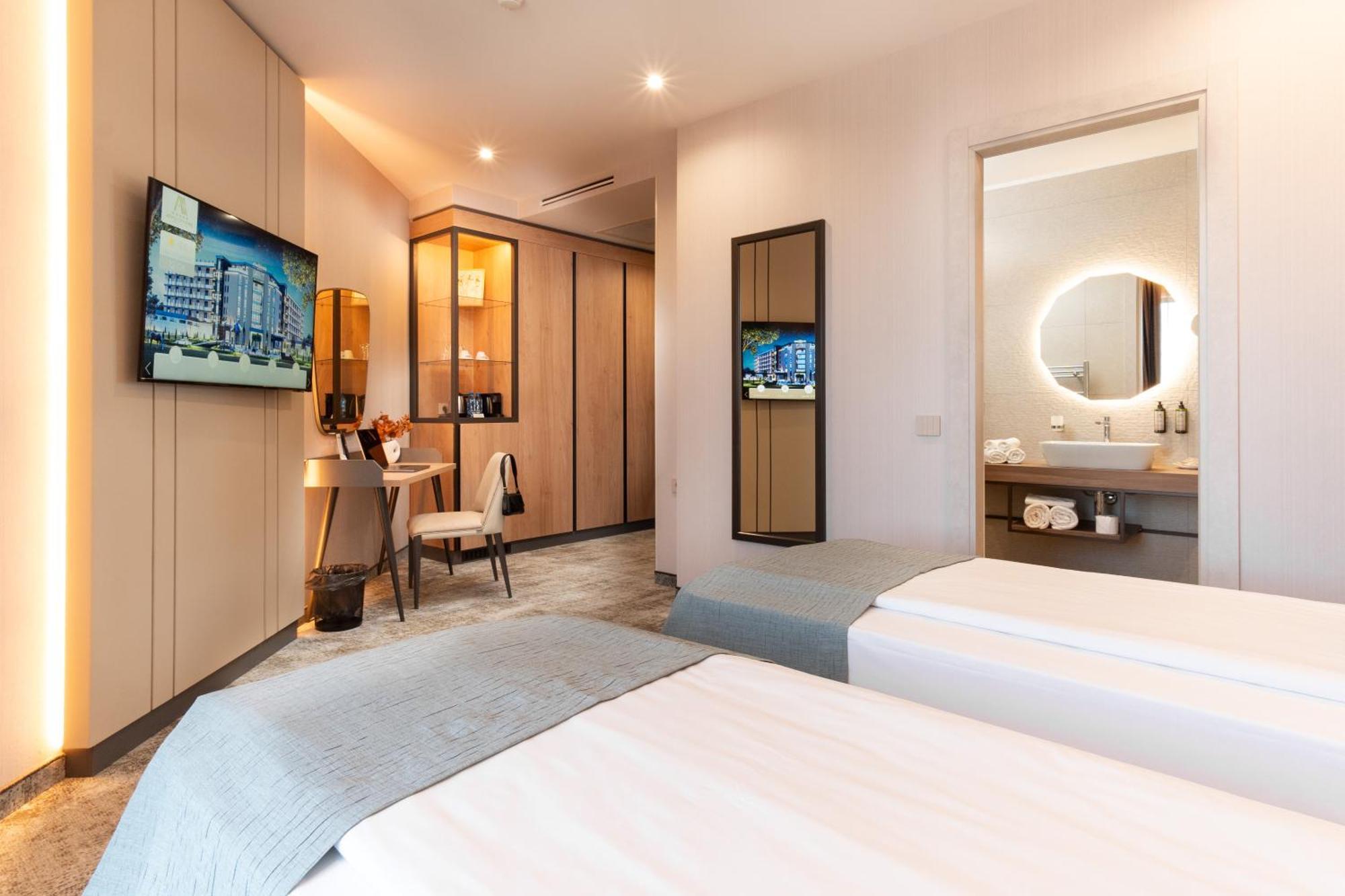 Atmosphere Balneo Hotel & Spa Pavel Banya Bagian luar foto