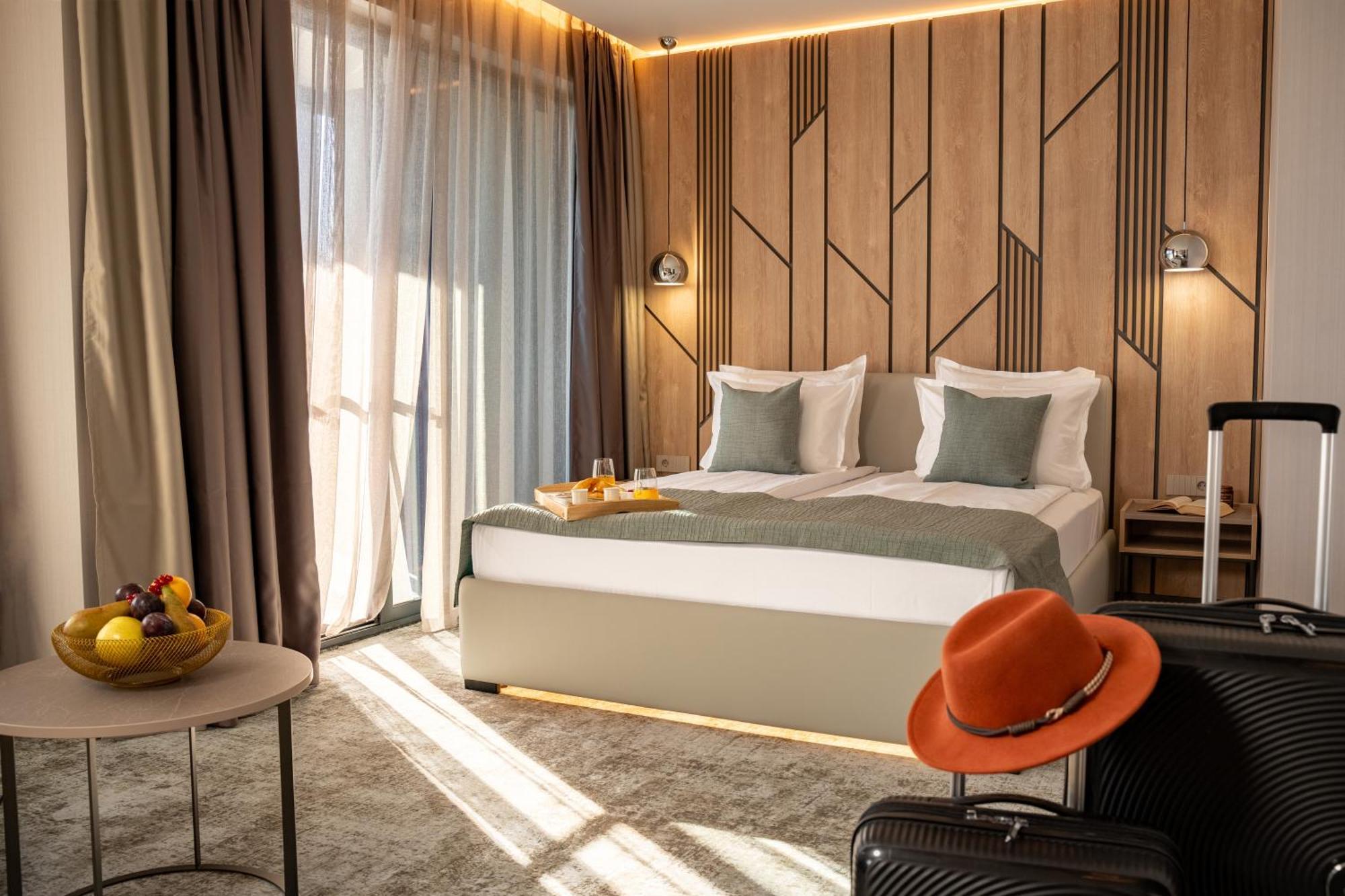 Atmosphere Balneo Hotel & Spa Pavel Banya Bagian luar foto