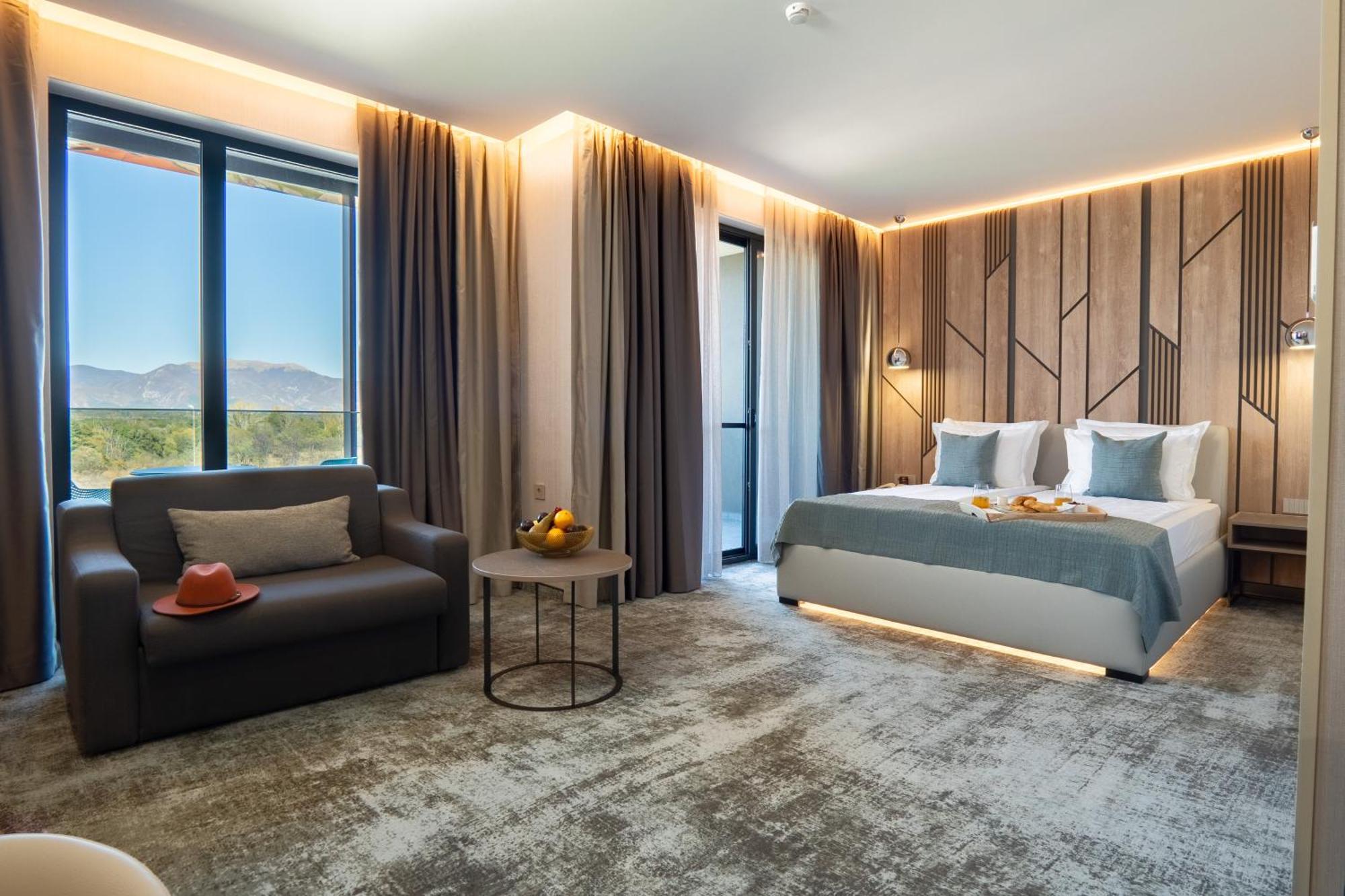 Atmosphere Balneo Hotel & Spa Pavel Banya Bagian luar foto