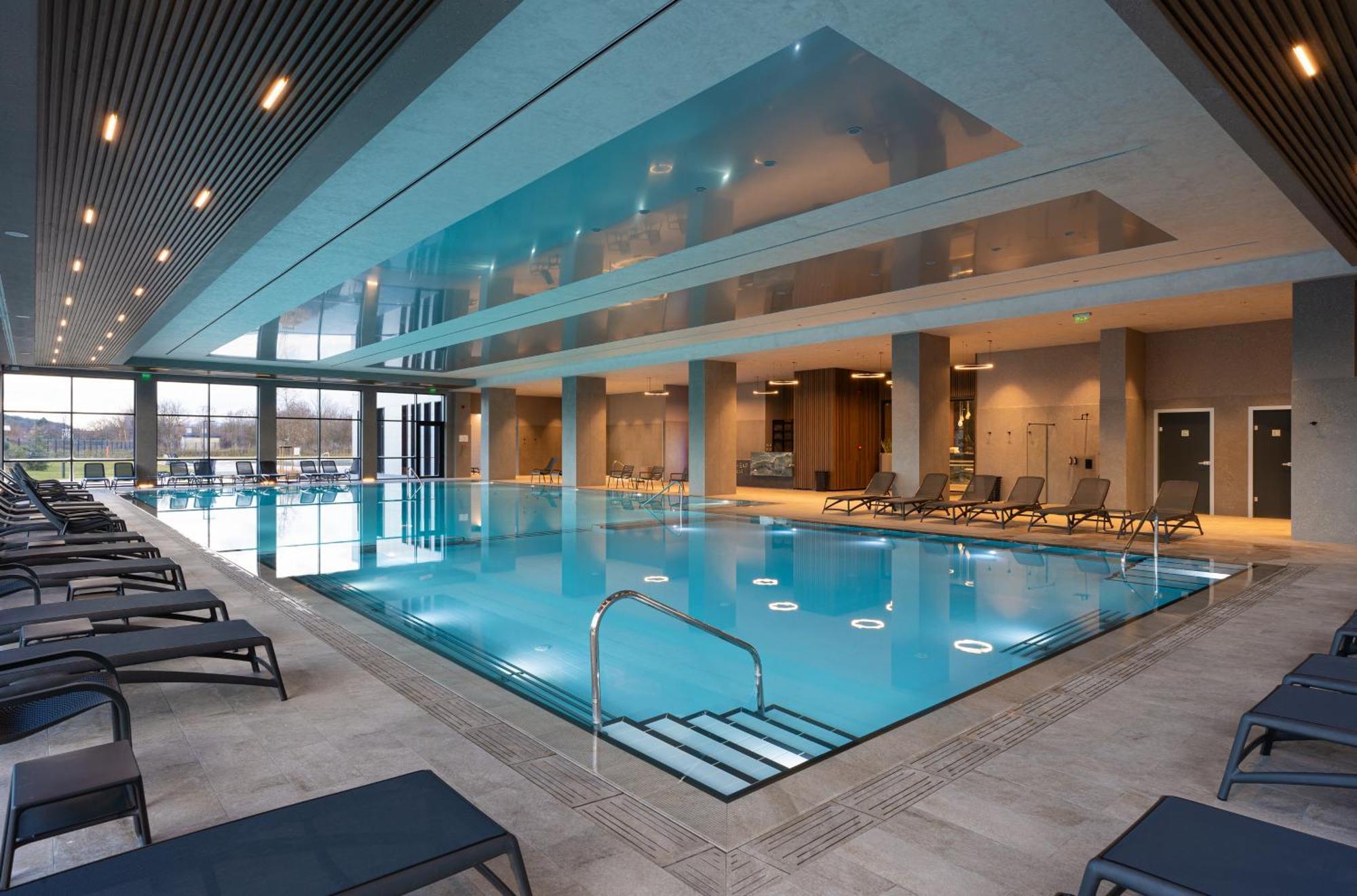 Atmosphere Balneo Hotel & Spa Pavel Banya Bagian luar foto
