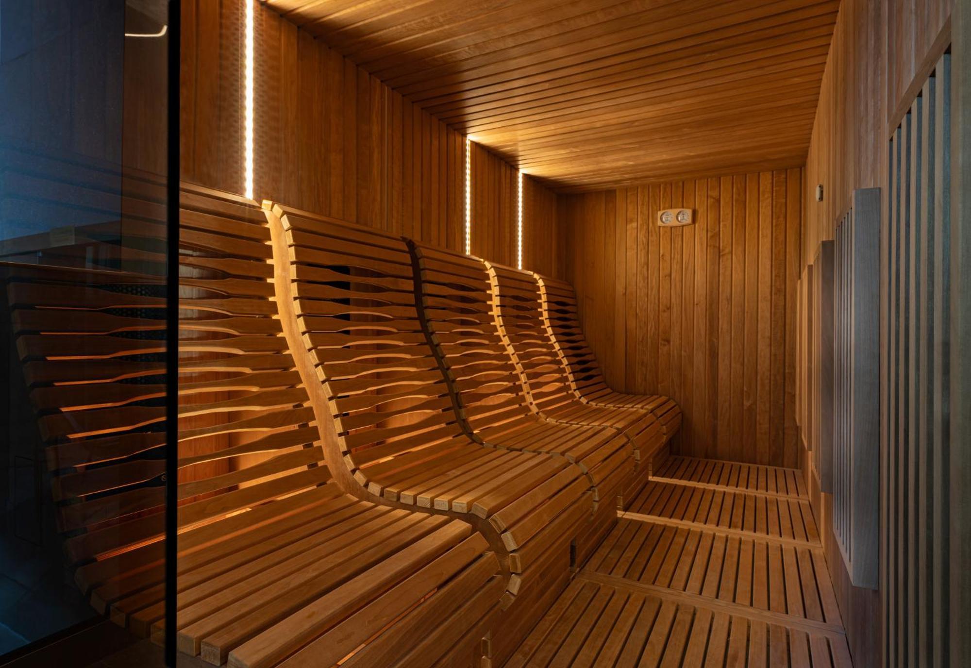 Atmosphere Balneo Hotel & Spa Pavel Banya Bagian luar foto